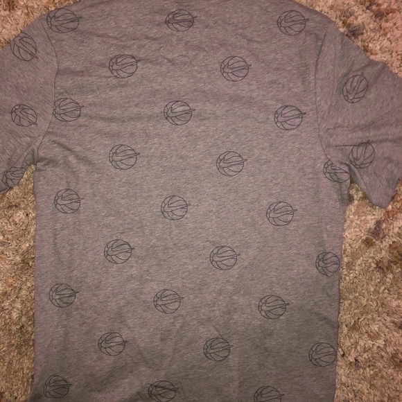 Nike t-shirt; basketball themed; Standard fit. - Picture 4 of 4